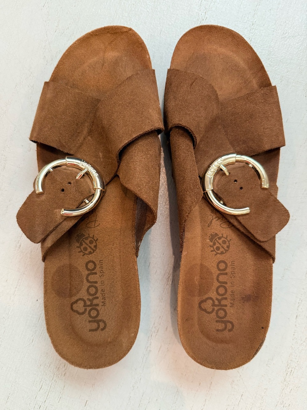 NWOT Yokono made in Spain Women’s Suede Slide wedge Sandals with Gold Buckle, 8